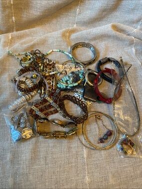 Mixed Junk Jewelry Lot — Multicolor Beaded & Metal Bracelets 1 pound